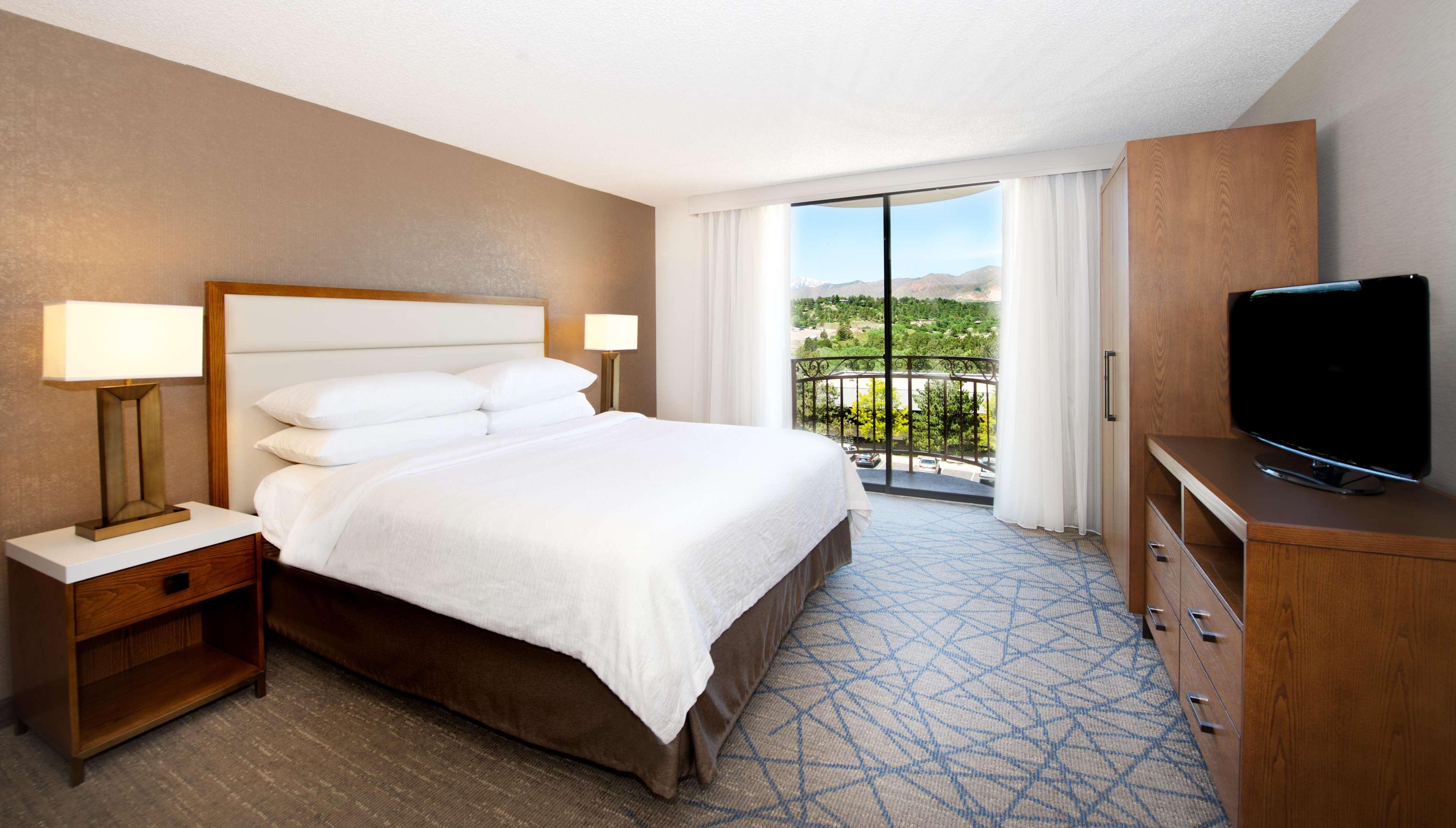 Embassy Suites By Hilton Colorado Springs Exteriér fotografie