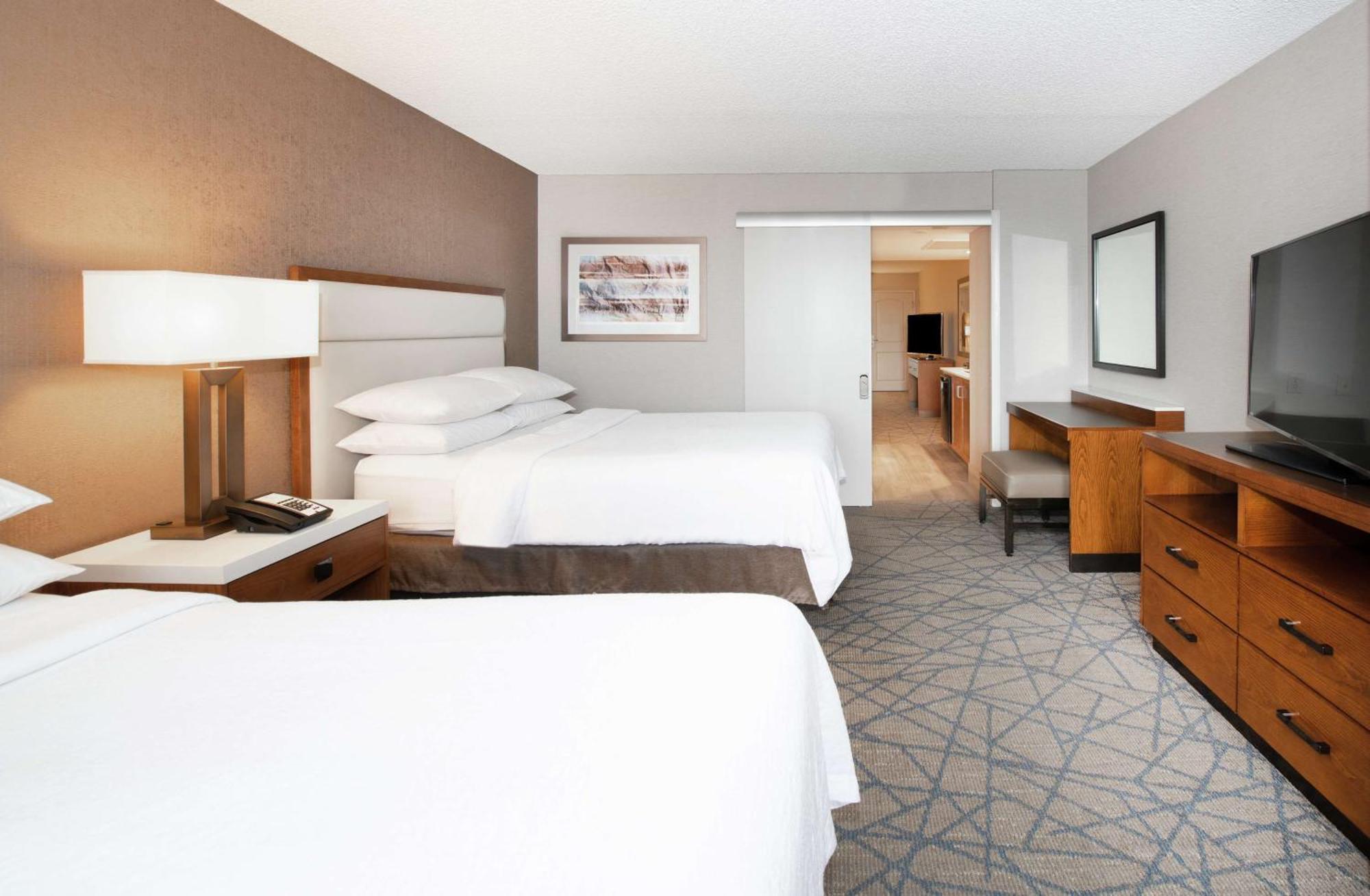 Embassy Suites By Hilton Colorado Springs Exteriér fotografie