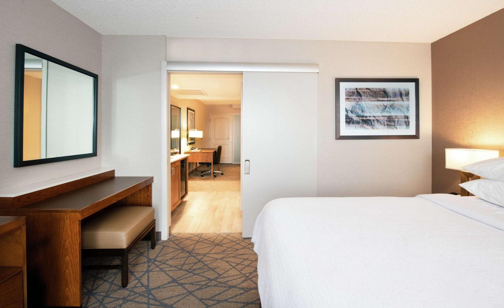 Embassy Suites By Hilton Colorado Springs Exteriér fotografie