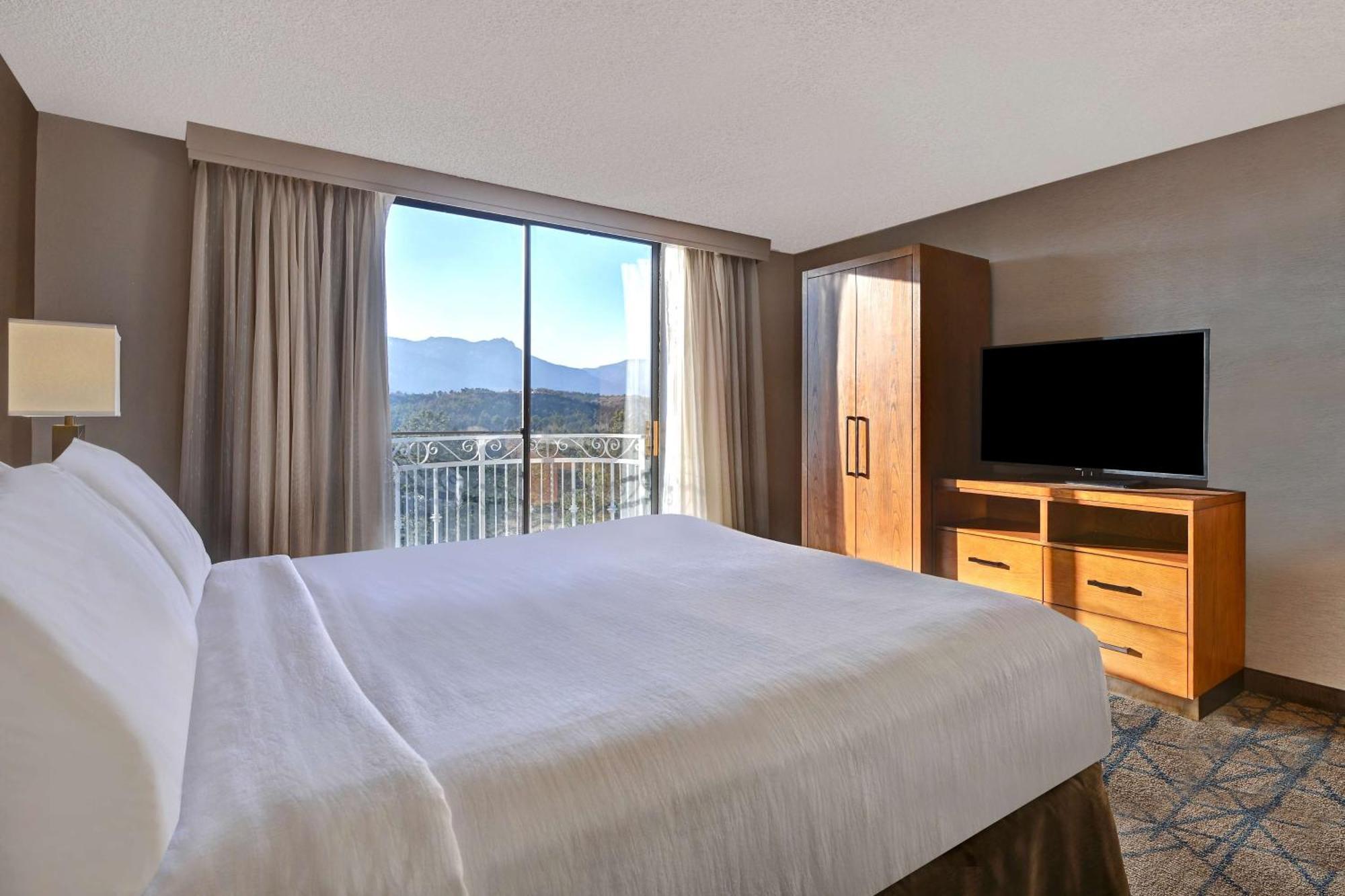 Embassy Suites By Hilton Colorado Springs Exteriér fotografie