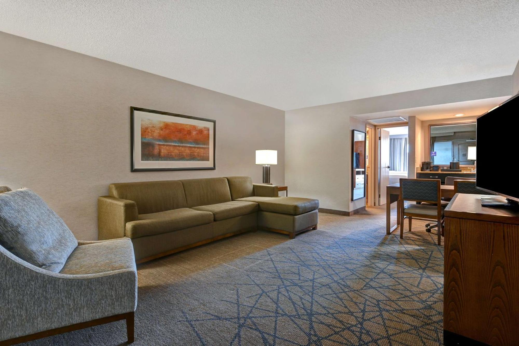 Embassy Suites By Hilton Colorado Springs Exteriér fotografie