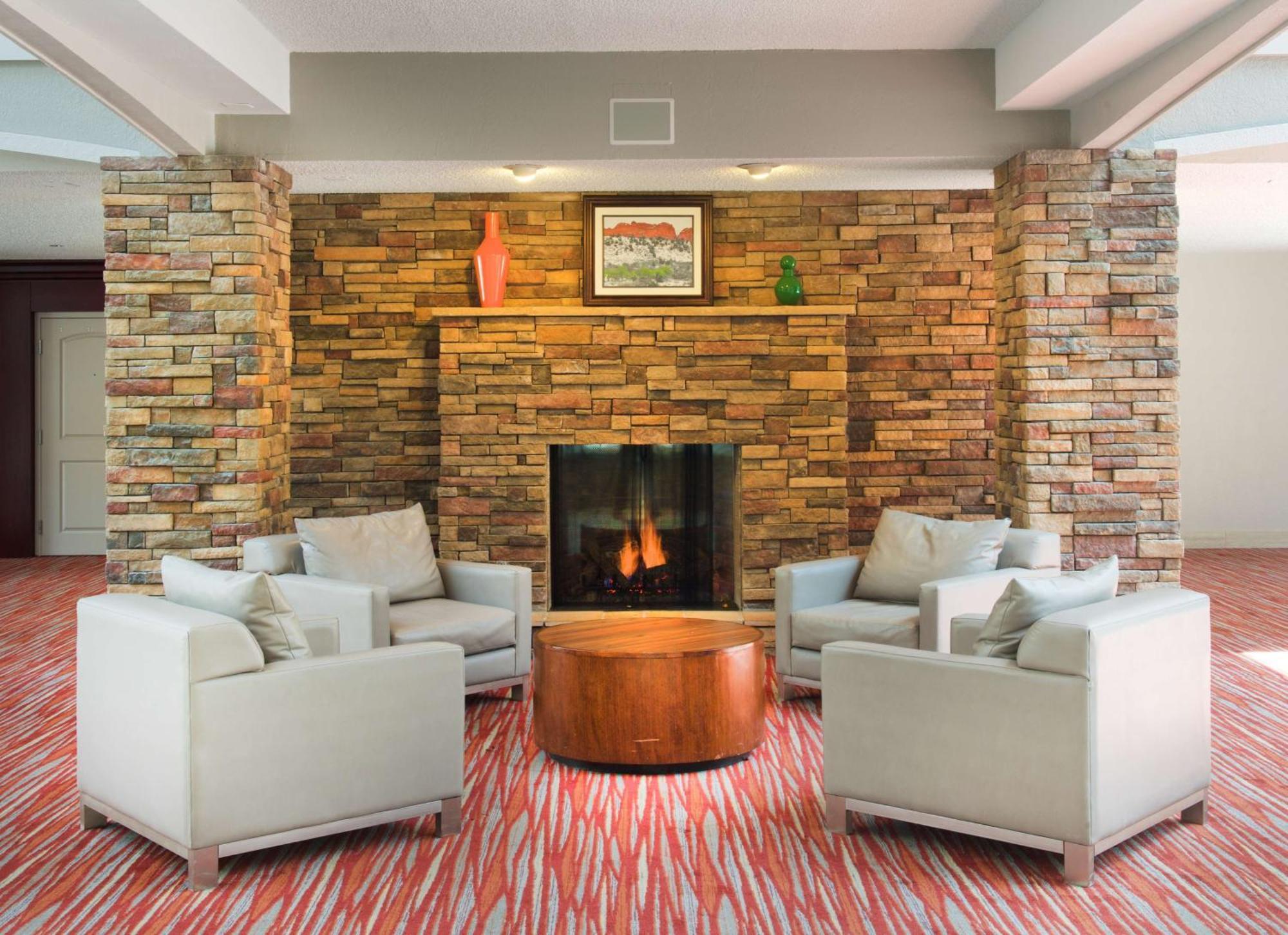 Embassy Suites By Hilton Colorado Springs Exteriér fotografie