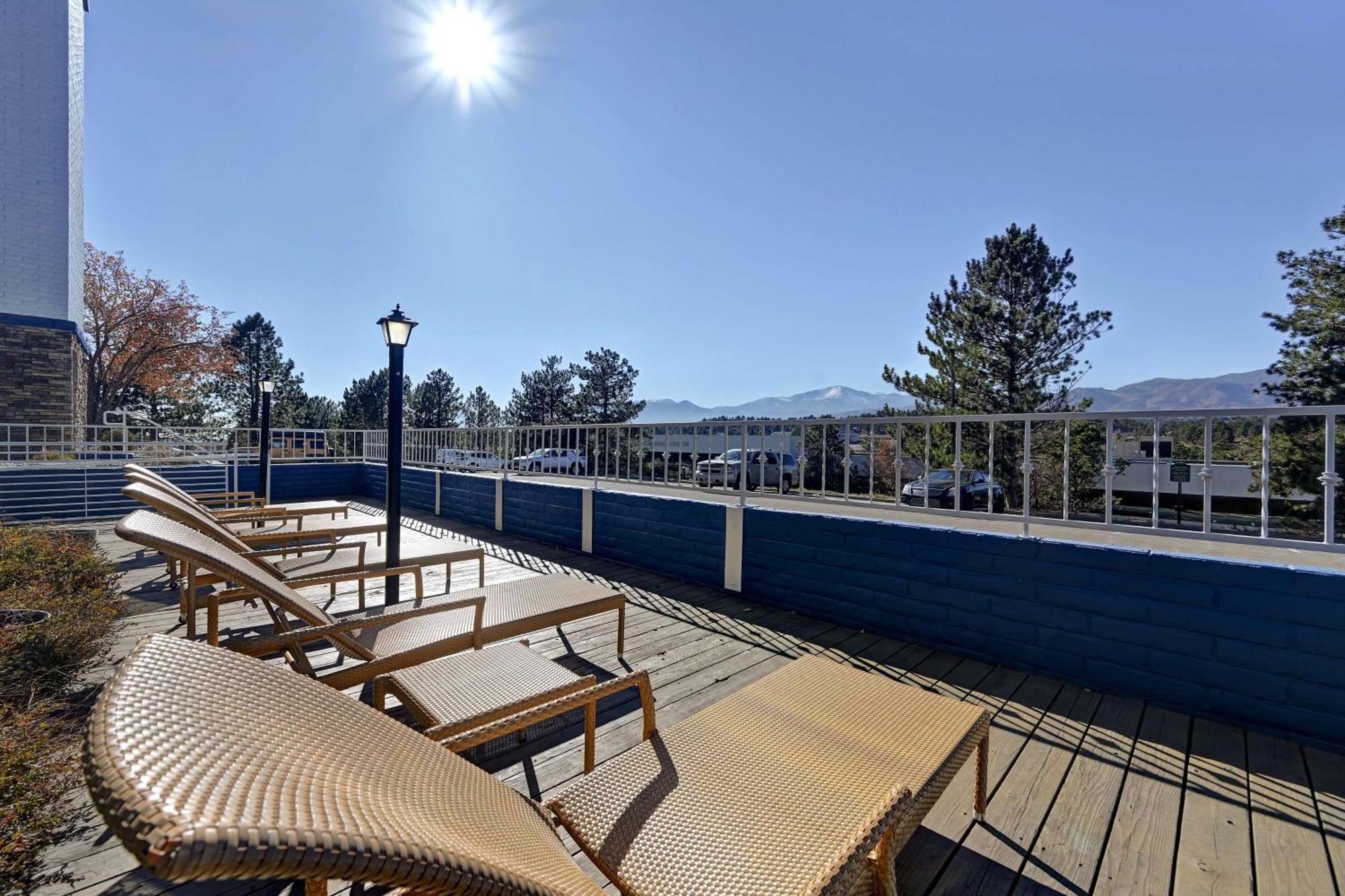 Embassy Suites By Hilton Colorado Springs Exteriér fotografie