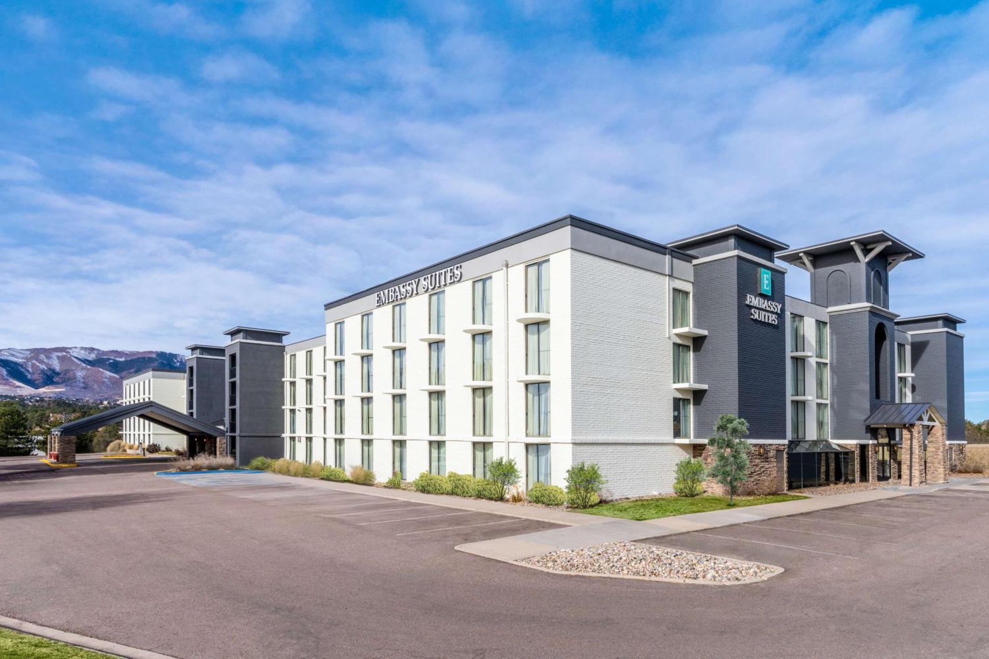 Embassy Suites By Hilton Colorado Springs Exteriér fotografie